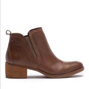 Korks Beige Ankle Boots Size 9